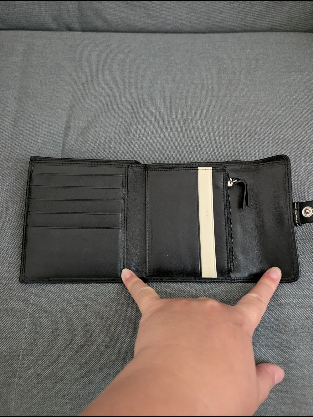 Black Leather Woman's Wallet with Contrast Stitching
